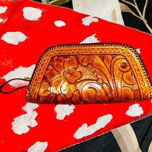 Vintage 50’s Western Leather Hand Tooled 1/2 🌙Shaped Zippered Wristlet/Clutch